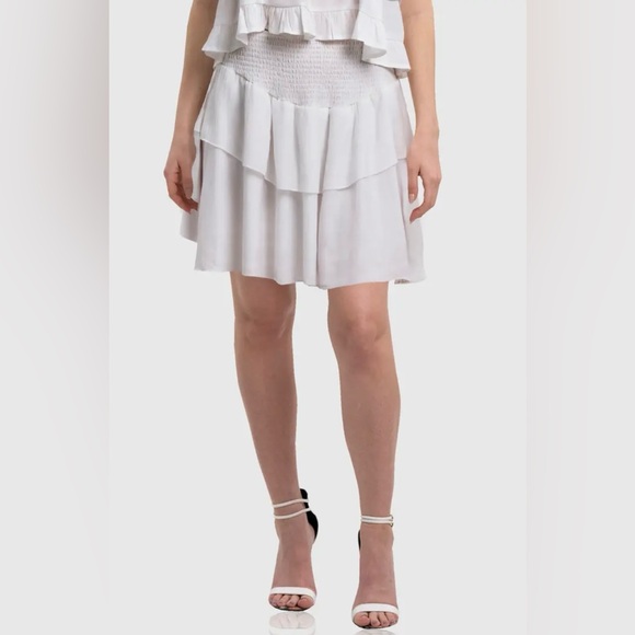 Ruffled short white mini skirt XL NWT
HT 360 Collective 100% cotton - Picture 2 of 9